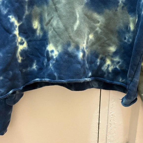 Something Navy Discontinued Blue and Green Tie-Dye Sweatshirt Size Medium - Picture 5 of 7